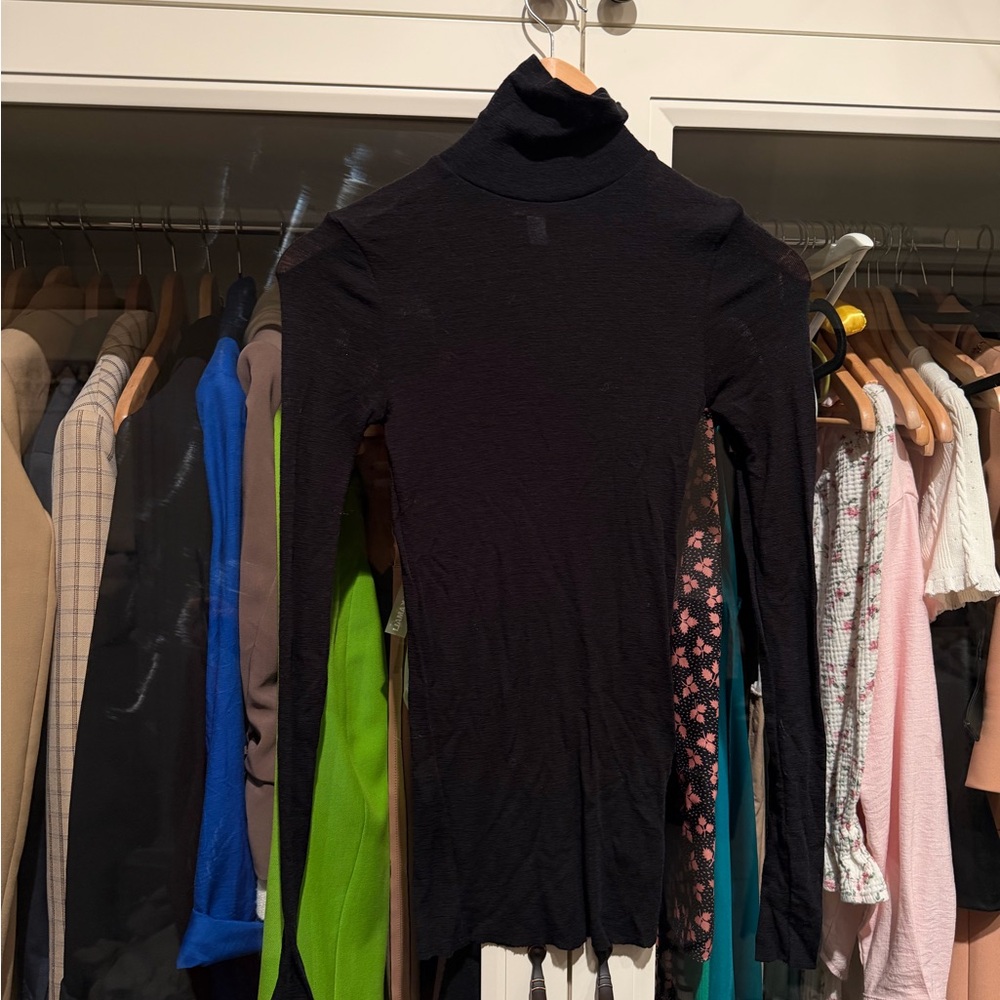 Never worn ! COS Black Ribbed Turtleneck Sweater